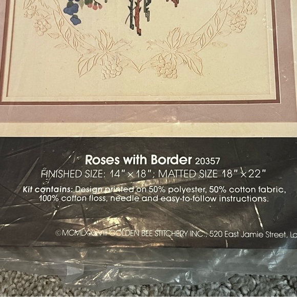 Golden Bee Roses with Border Stamped Cross Stitch Kit 14" x 18" Leaf Floral 90s - Picture 6 of 7